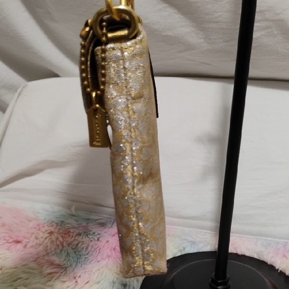 Authentic Coach Gold Shimmer Signature Canvas/Leather Vintage Demi Clip Bag - Picture 5 of 12
